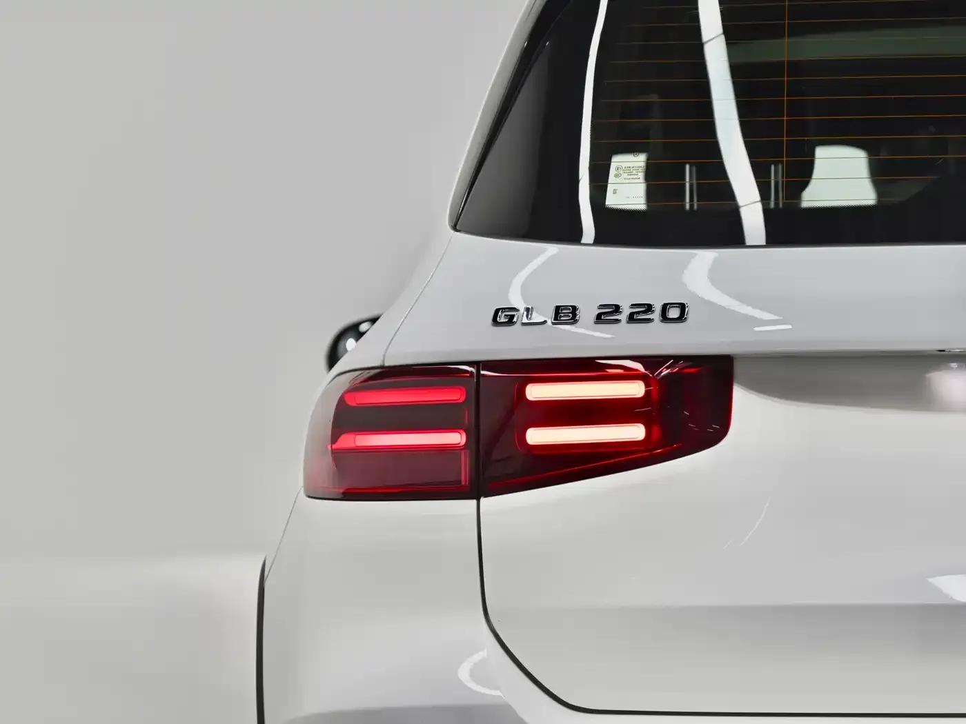 2024 Mercedes-Benz GLB 220 Dynamic — миниатюра 36