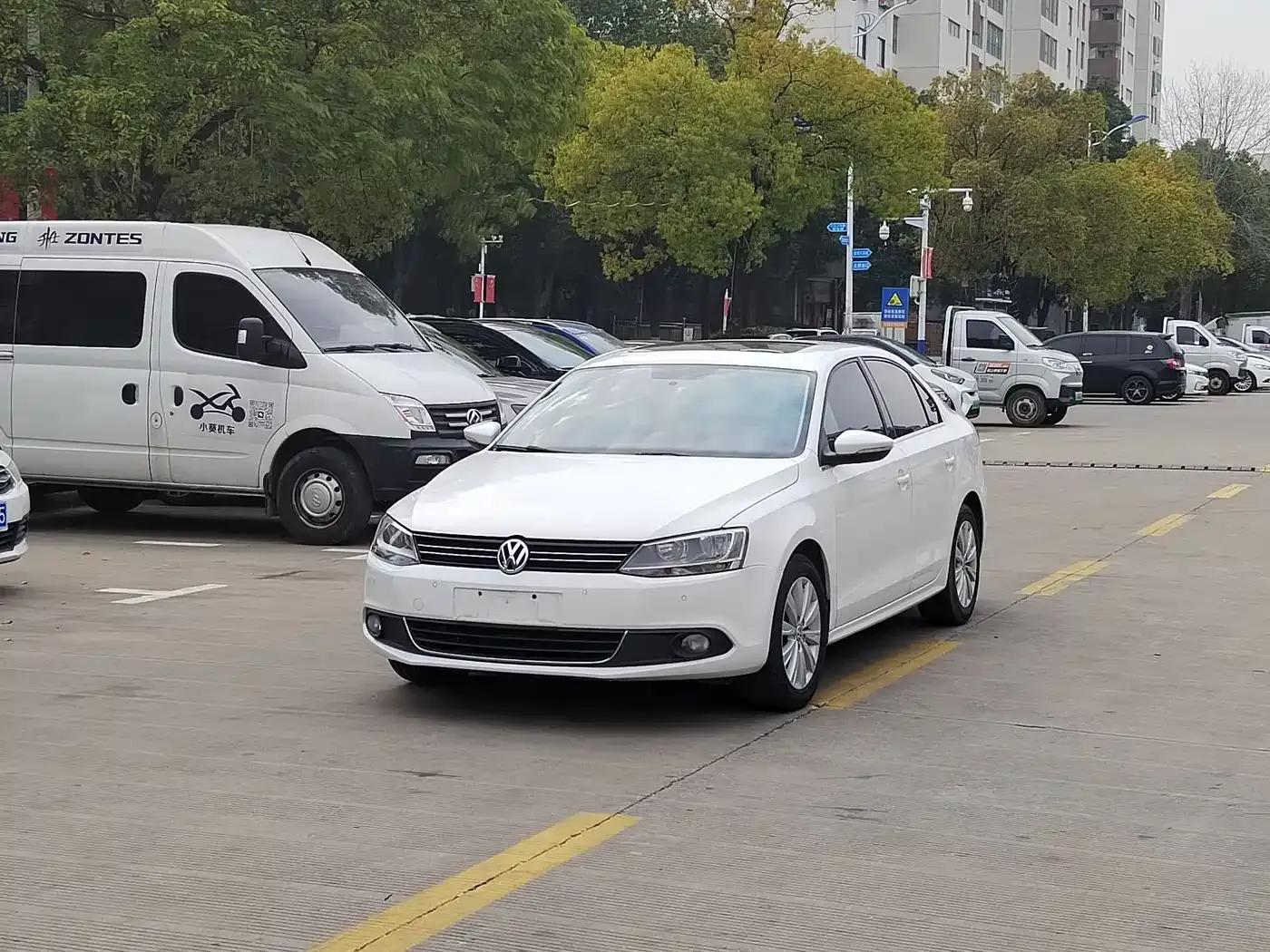2014 Volkswagen Sagitar 1.4TSI Automatic Luxury — миниатюра 1