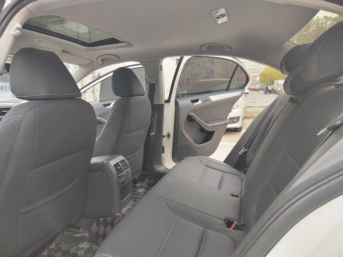 2014 Volkswagen Sagitar 1.4TSI Automatic Luxury — миниатюра 6