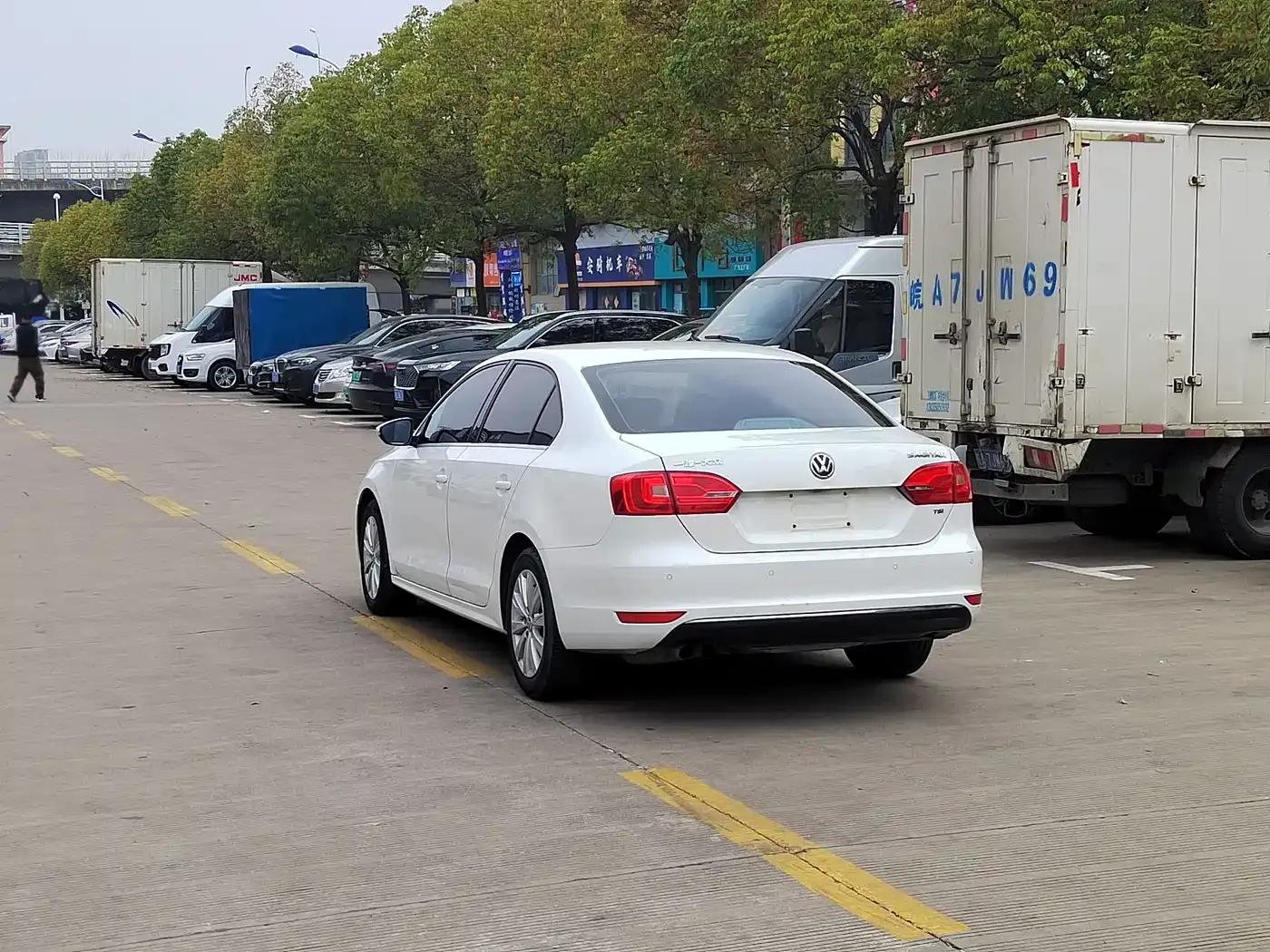 2014 Volkswagen Sagitar 1.4TSI Automatic Luxury — миниатюра 7