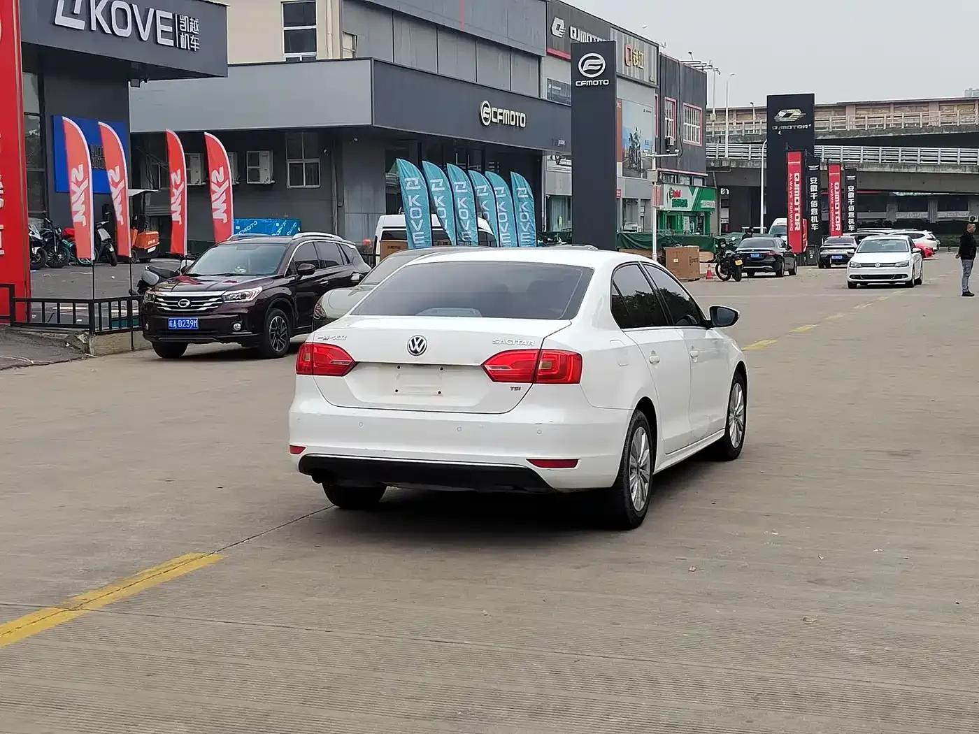 2014 Volkswagen Sagitar 1.4TSI Automatic Luxury — миниатюра 9