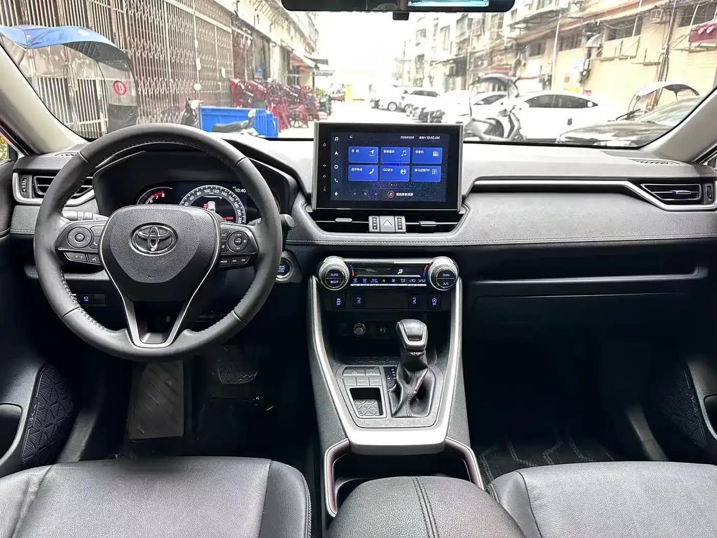 2023 RAV4 2.0L CVT 2WD Fashion Plus Edition — миниатюра 3