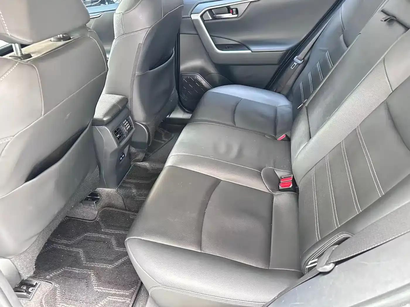 2023 RAV4 2.0L CVT 2WD Fashion Plus Edition — миниатюра 5