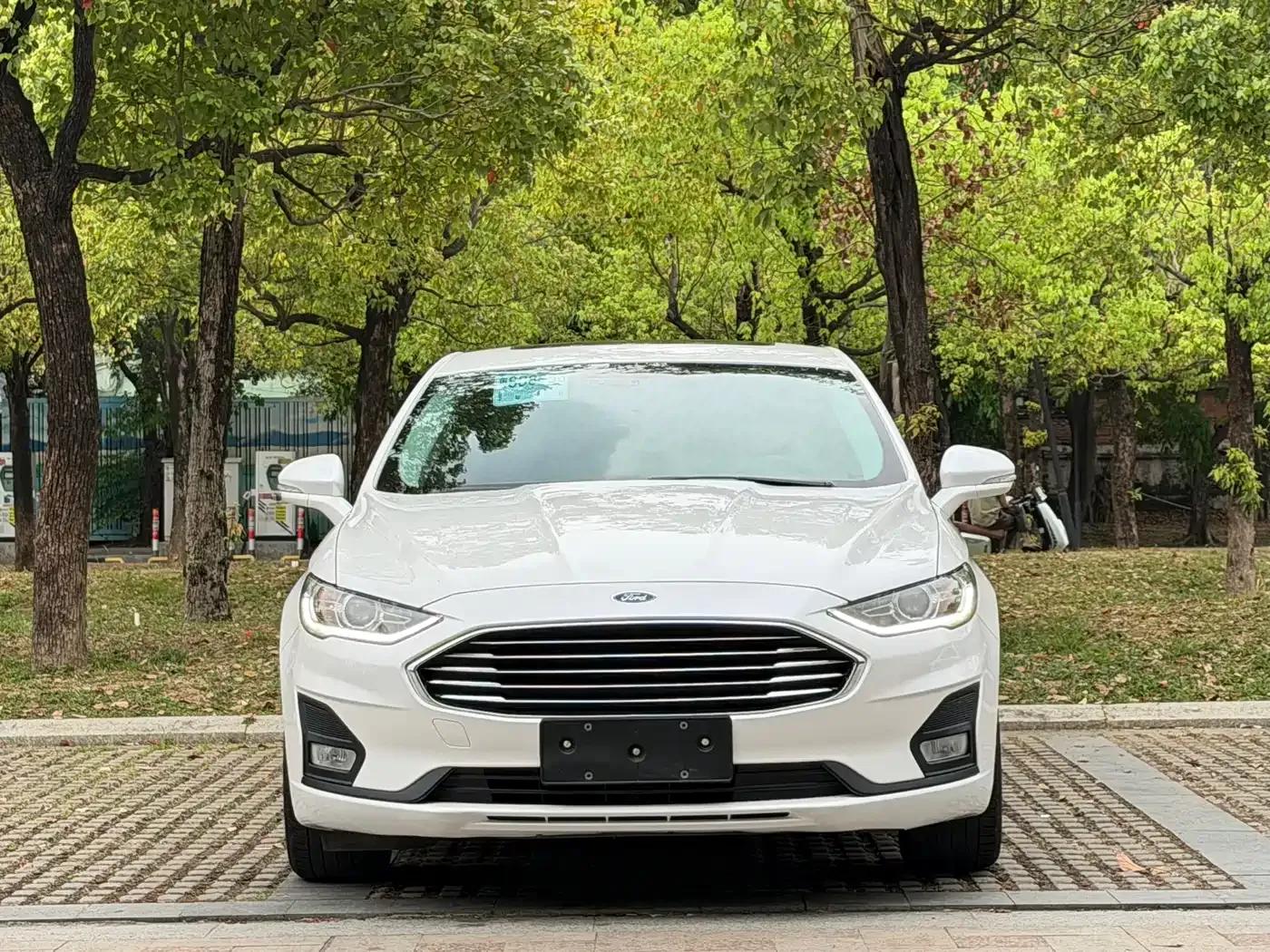 2020 Ford Mondeo EcoBoost 180 Luxury — миниатюра 3