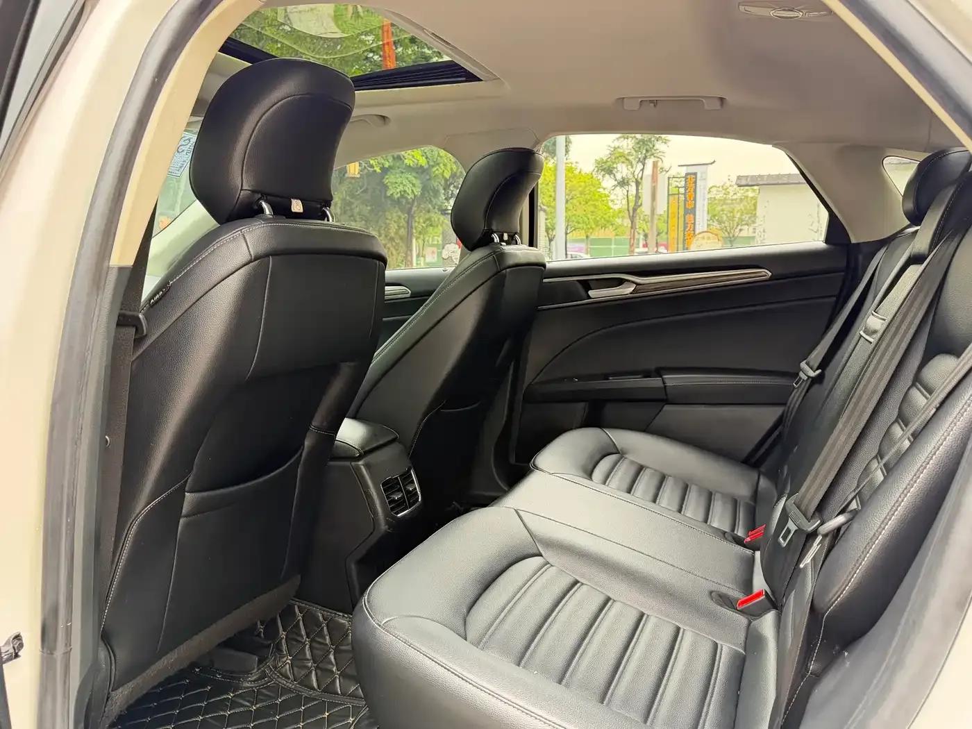 2020 Ford Mondeo EcoBoost 180 Luxury — миниатюра 9