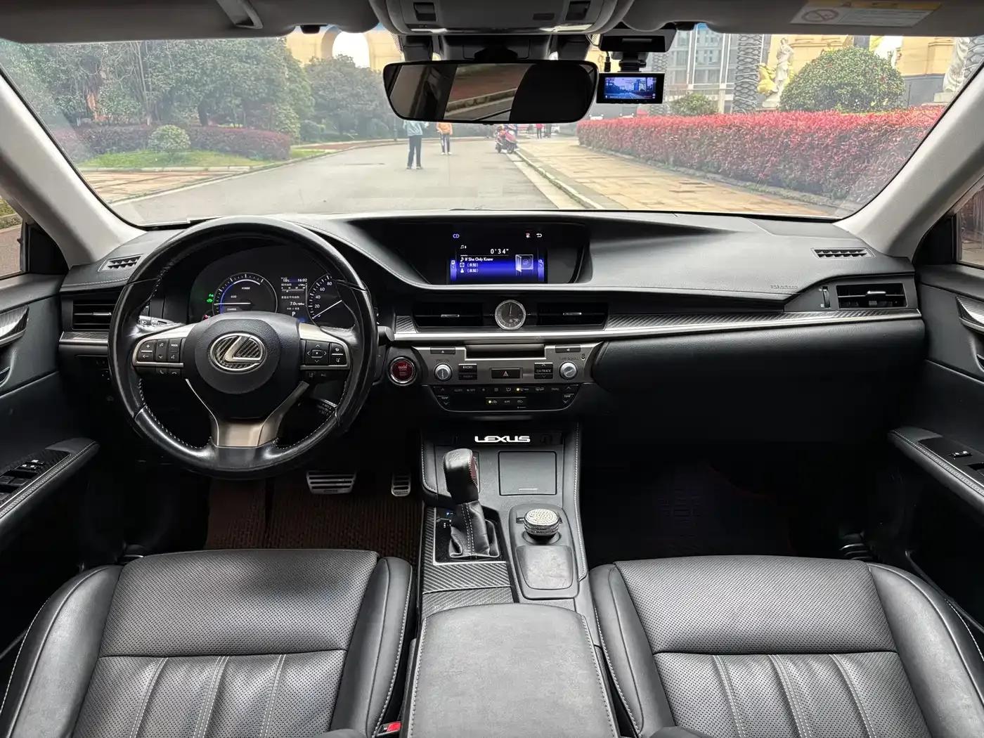 Lexus ES 2015 300h Comfort Edition — миниатюра 8