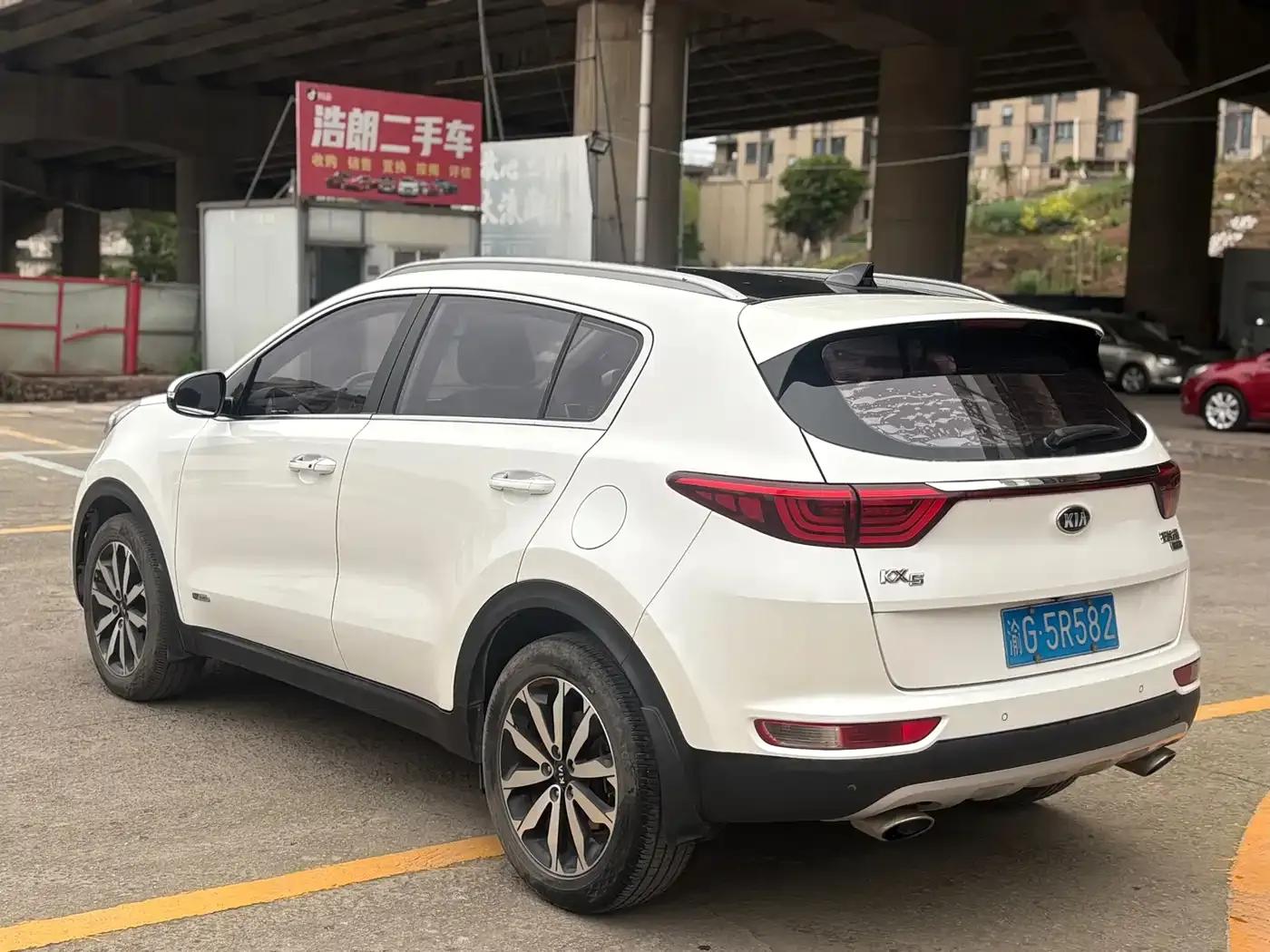 Kia KX5 2016 1.6T Automatic 2WD DLX — миниатюра 4