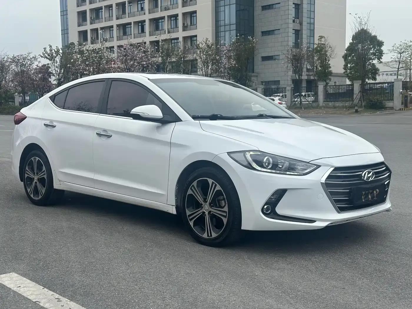Hyundai Elantra 2019 1.4T Dual-Clutch Dynamic & Vitality Edition — миниатюра 3