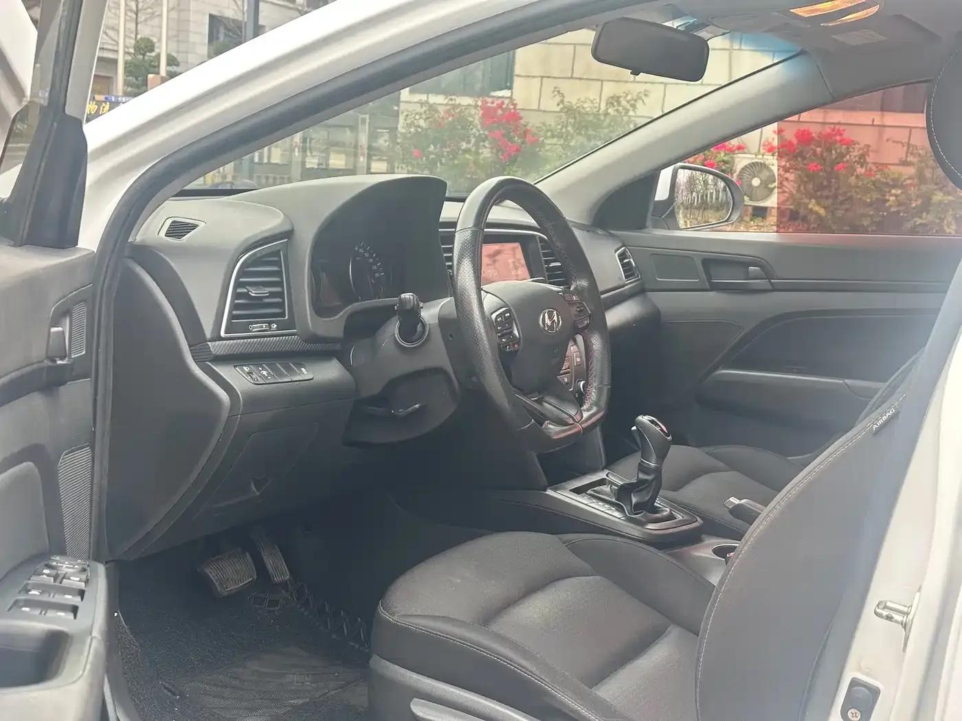 Hyundai Elantra 2019 1.4T Dual-Clutch Dynamic & Vitality Edition — миниатюра 4