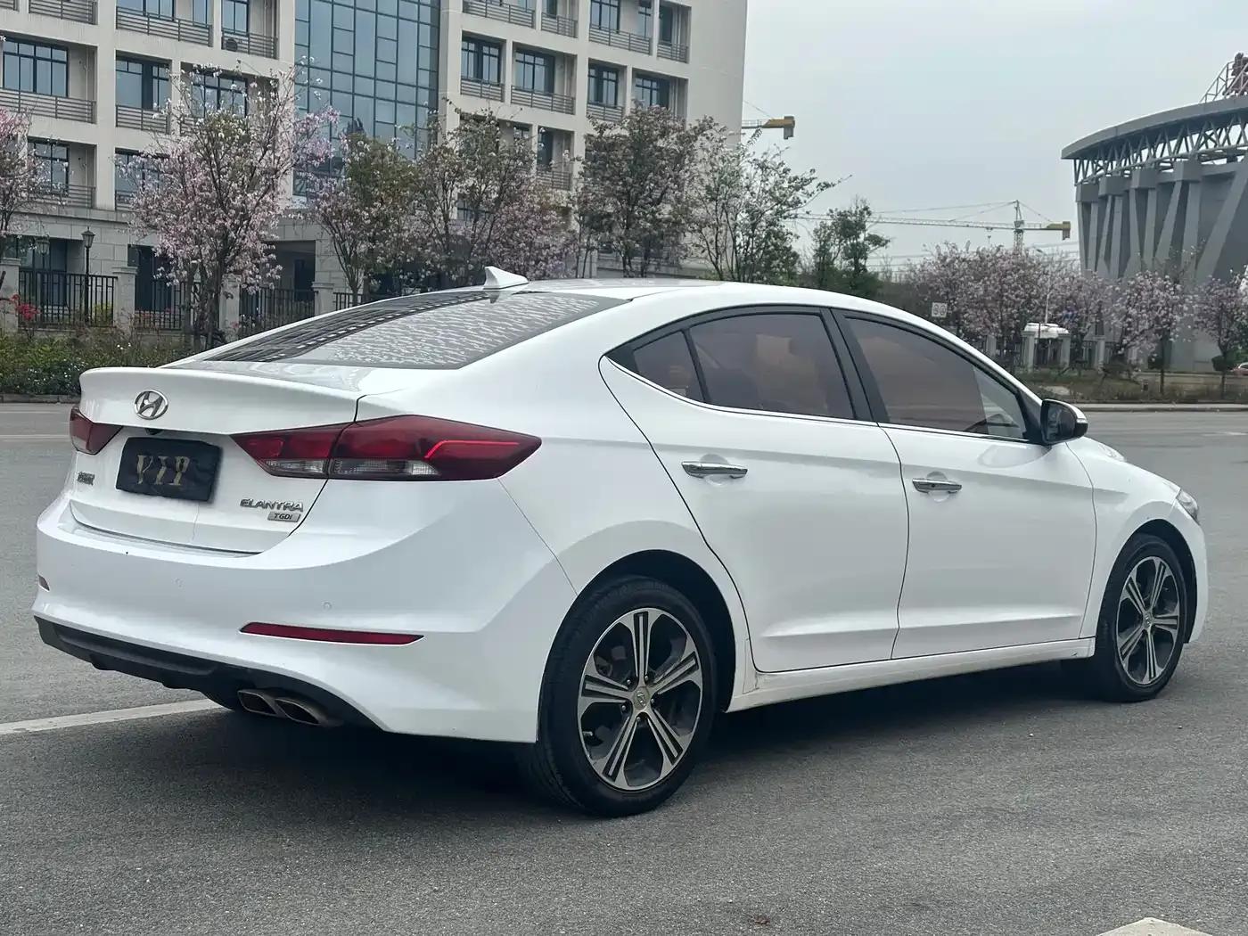 Hyundai Elantra 2019 1.4T Dual-Clutch Dynamic & Vitality Edition — миниатюра 9