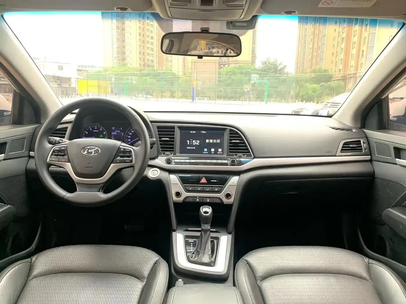 Hyundai Elantra 2016 1.6L Automatic Smart Luxury Edition — миниатюра 7