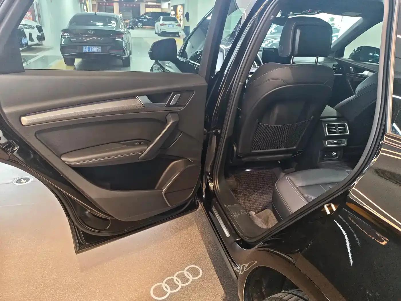 Audi Q5L 2023 40T Luxury Dynamic — миниатюра 11