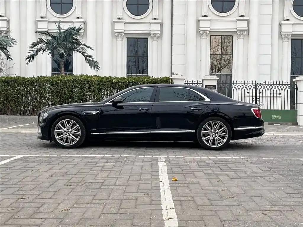 Flying Spur 2022 4.0T V8 Standard Edition — миниатюра 3