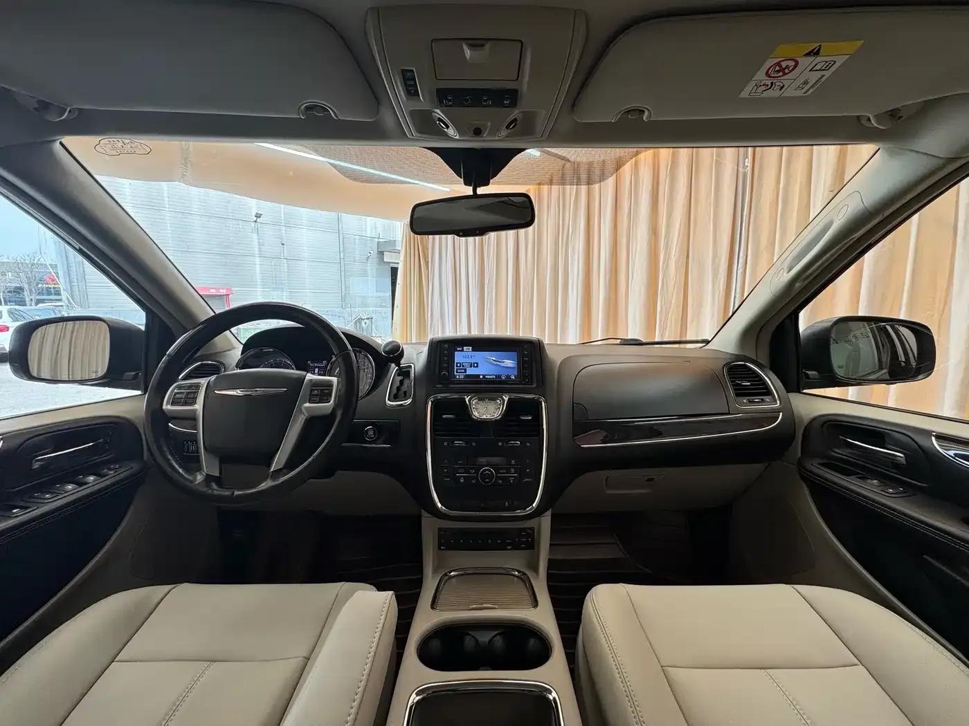 2014 Imported Grand Voyager 3.6L Comfort Edition — миниатюра 7