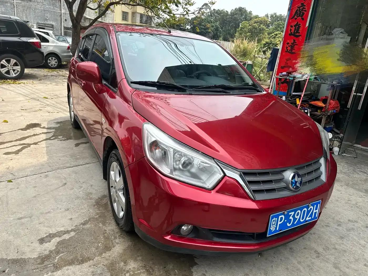 Venucia R50 2013 1.6L Automatic Deluxe Edition — миниатюра 5