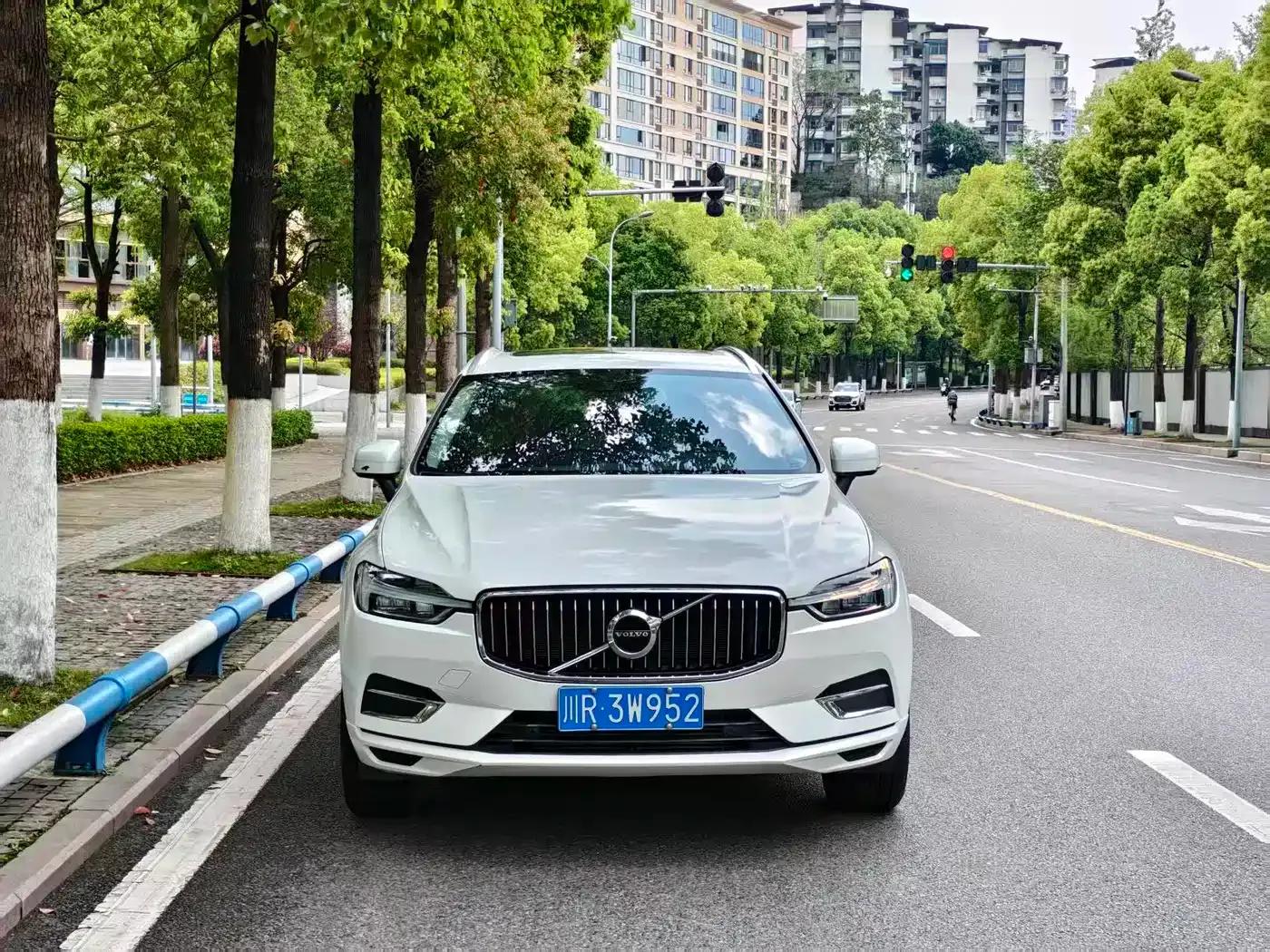 2020 Volvo XC60 T5 AWD Inscription Luxury Edition — миниатюра 2