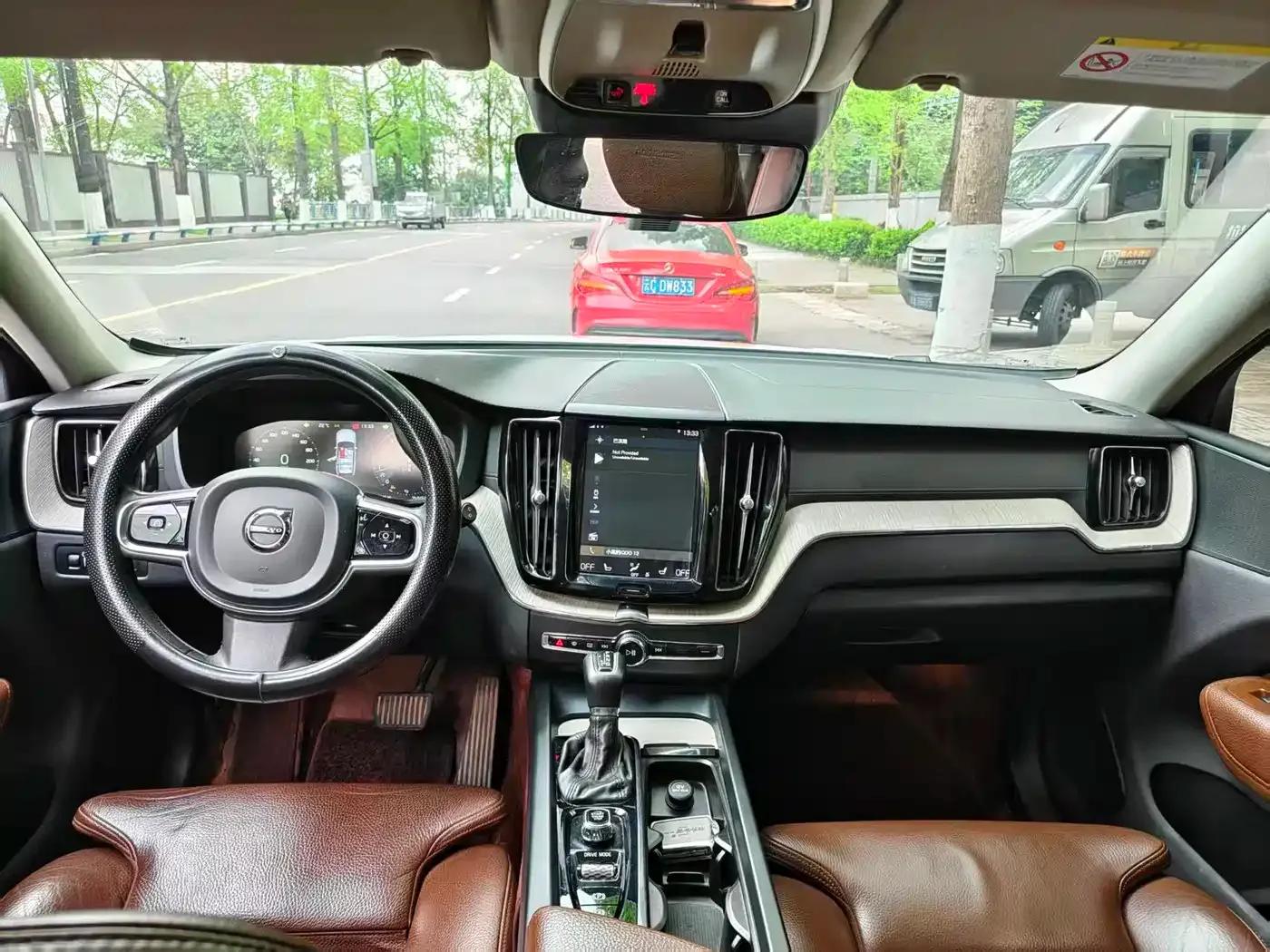 2020 Volvo XC60 T5 AWD Inscription Luxury Edition — миниатюра 5