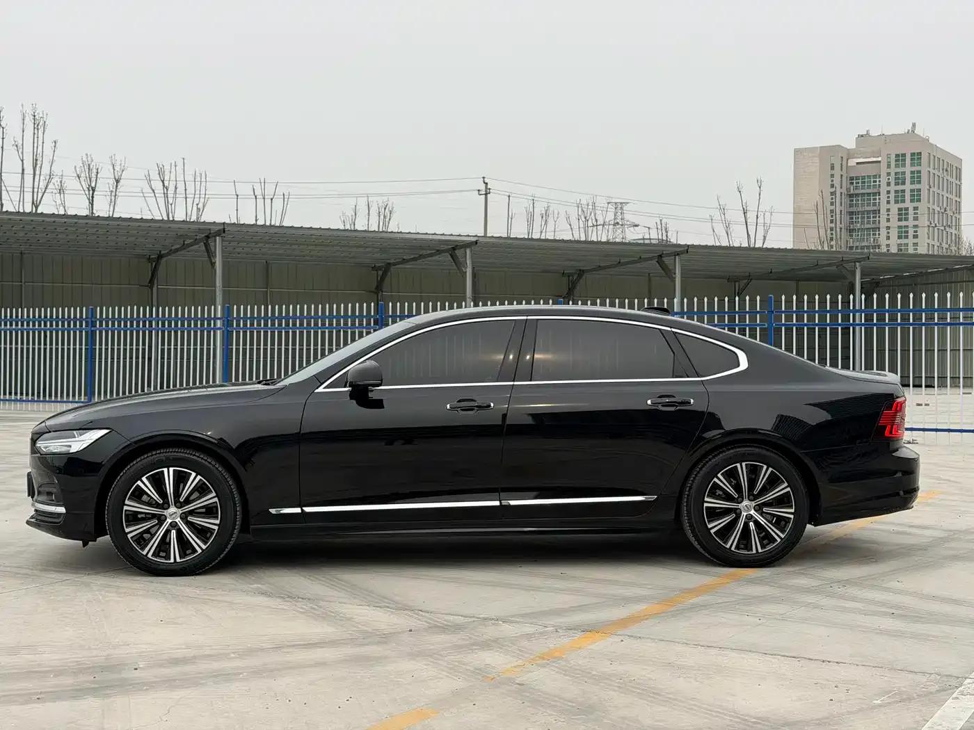2021 Volvo S90 B5 Inscription Luxury Edition — миниатюра 4