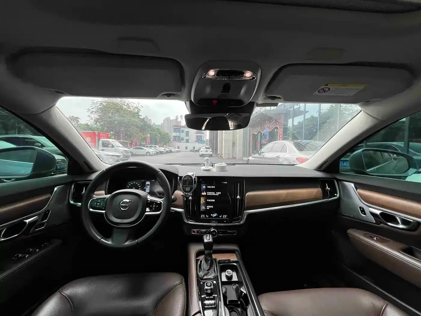 2020 Volvo S90 T5 Inscription Luxury Edition — миниатюра 5