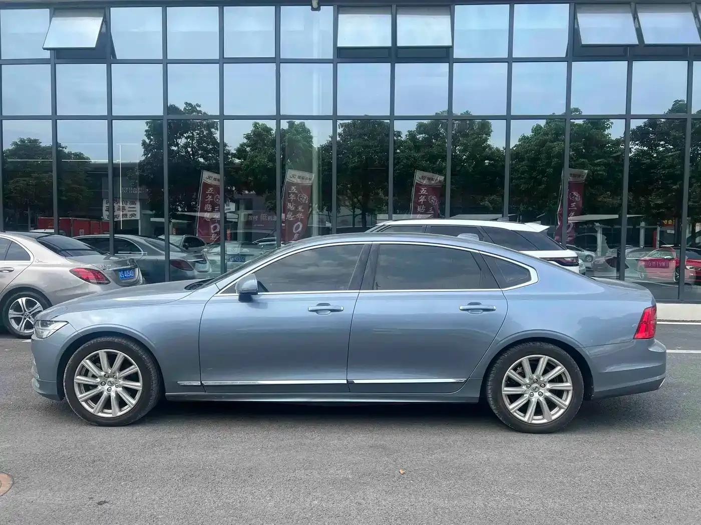 2020 Volvo S90 T5 Inscription Luxury Edition — миниатюра 7
