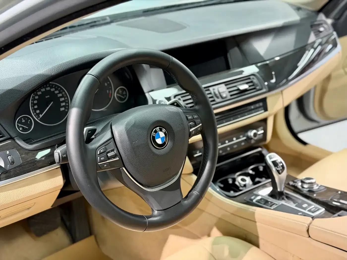 BMW 5 Series 2011 535Li Leading Edition — миниатюра 8