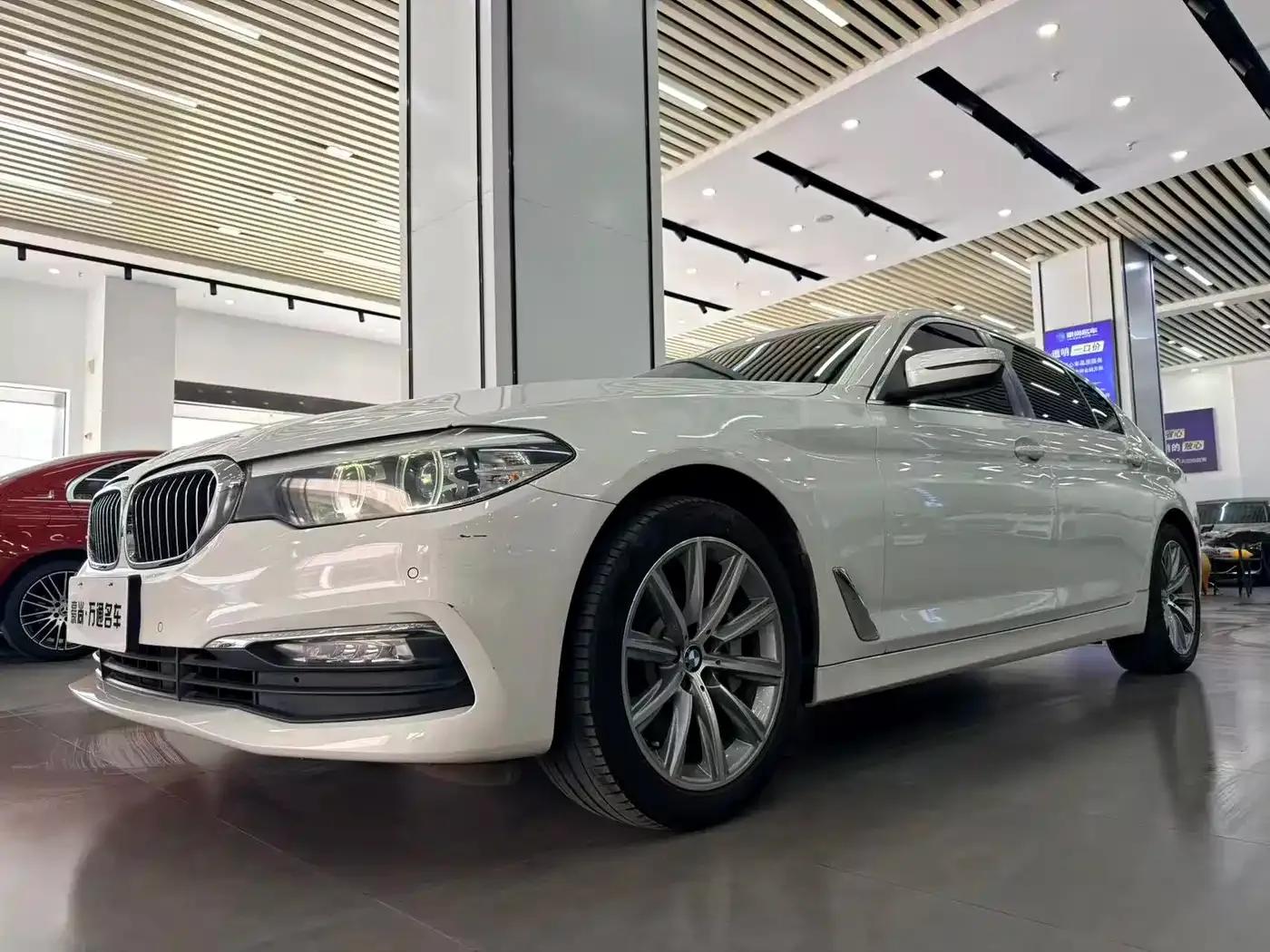 BMW 5 Series 2018 528Li Launch Special Edition — миниатюра 1