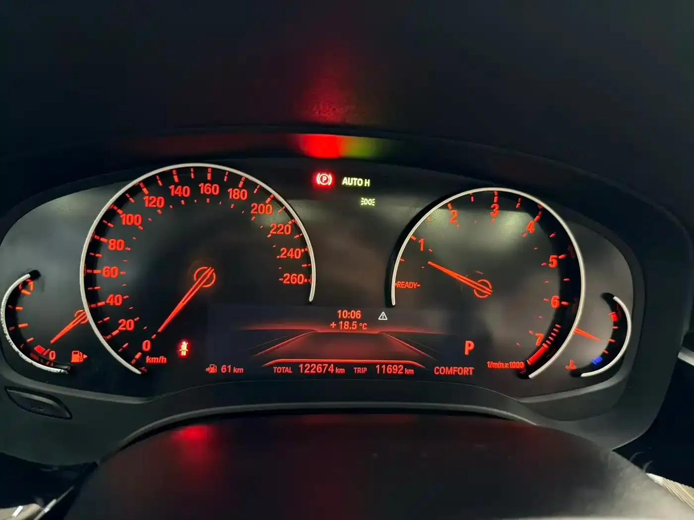BMW 5 Series 2018 528Li Launch Special Edition — миниатюра 10