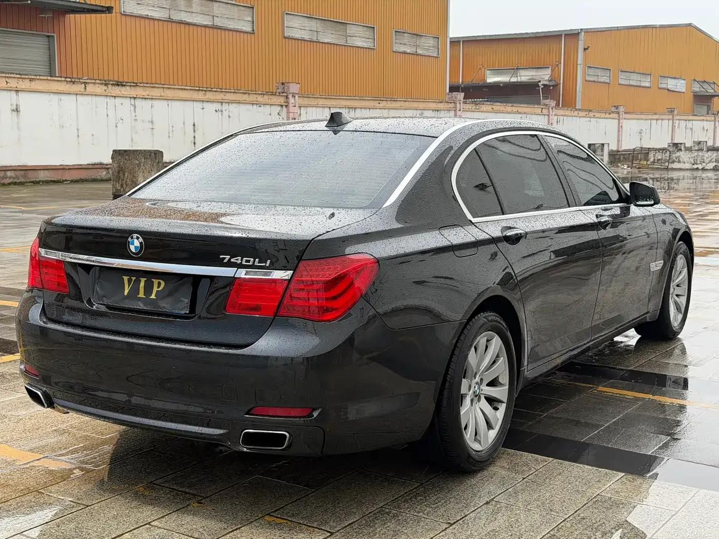 2011 BMW 7 Series 740Li Steinway Limited Edition — миниатюра 6