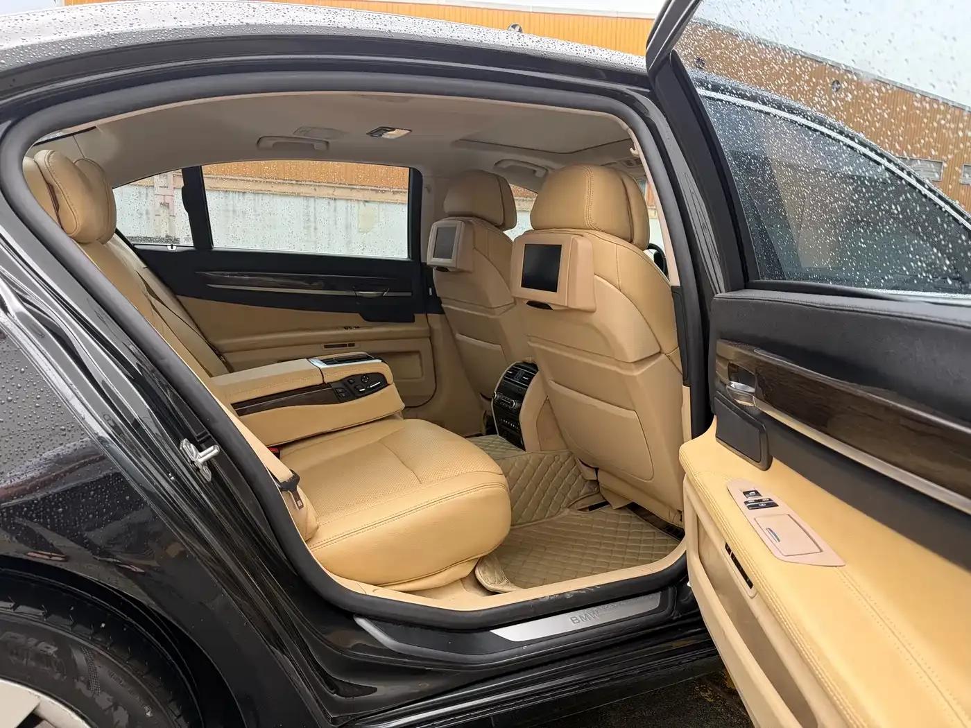 2011 BMW 7 Series 740Li Steinway Limited Edition — миниатюра 7