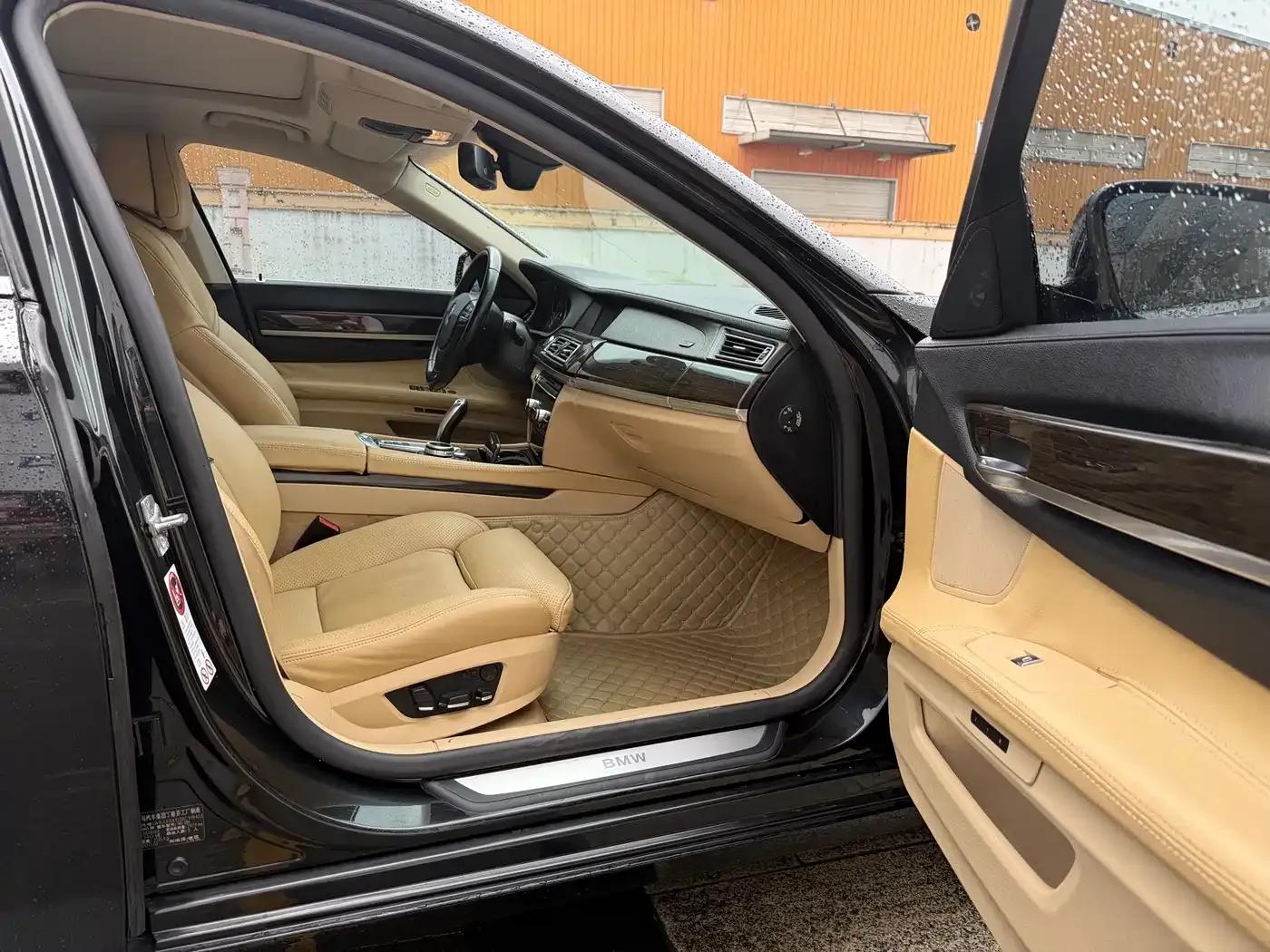 2011 BMW 7 Series 740Li Steinway Limited Edition — миниатюра 8