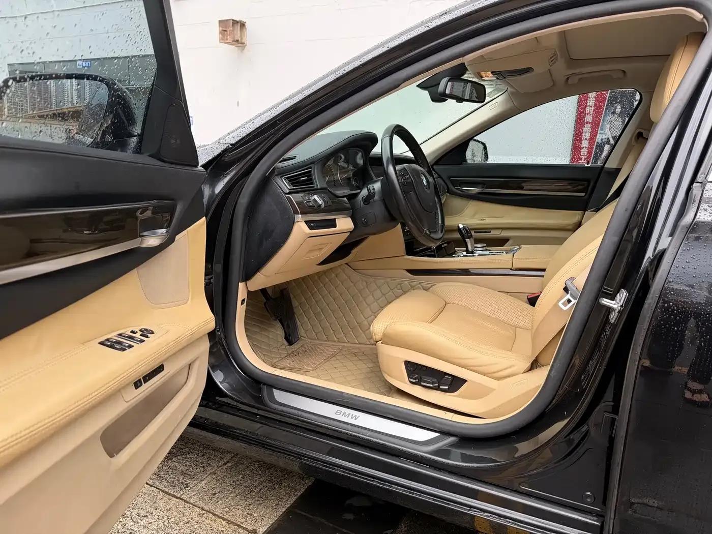 2011 BMW 7 Series 740Li Steinway Limited Edition — миниатюра 9