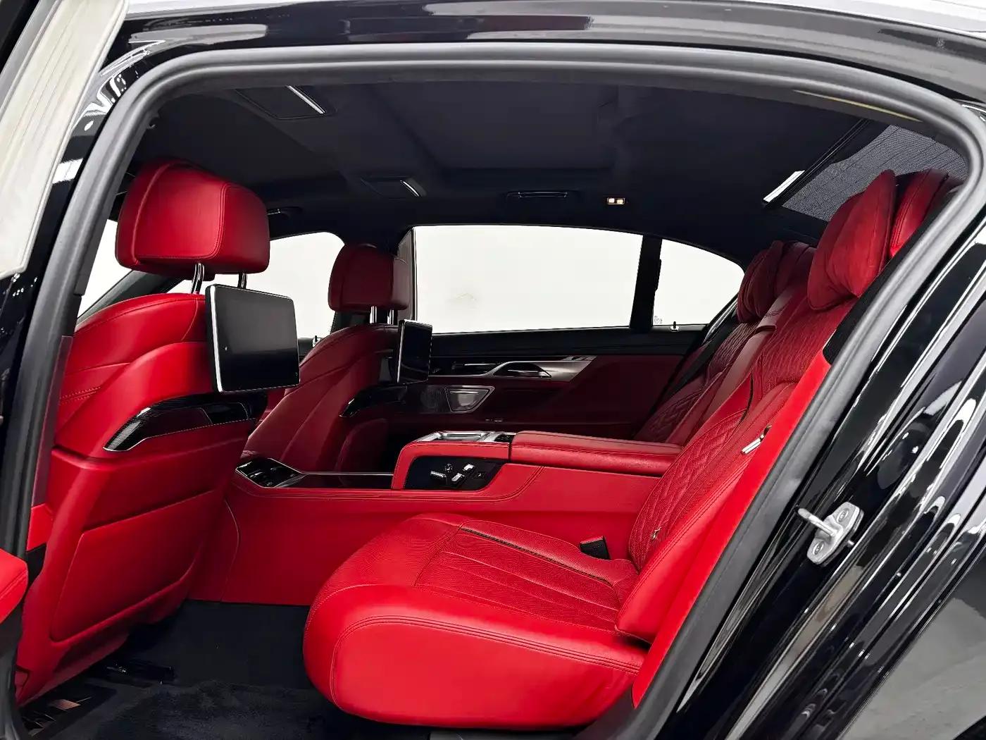 2017 BMW 7 Series M760Li xDrive — миниатюра 16