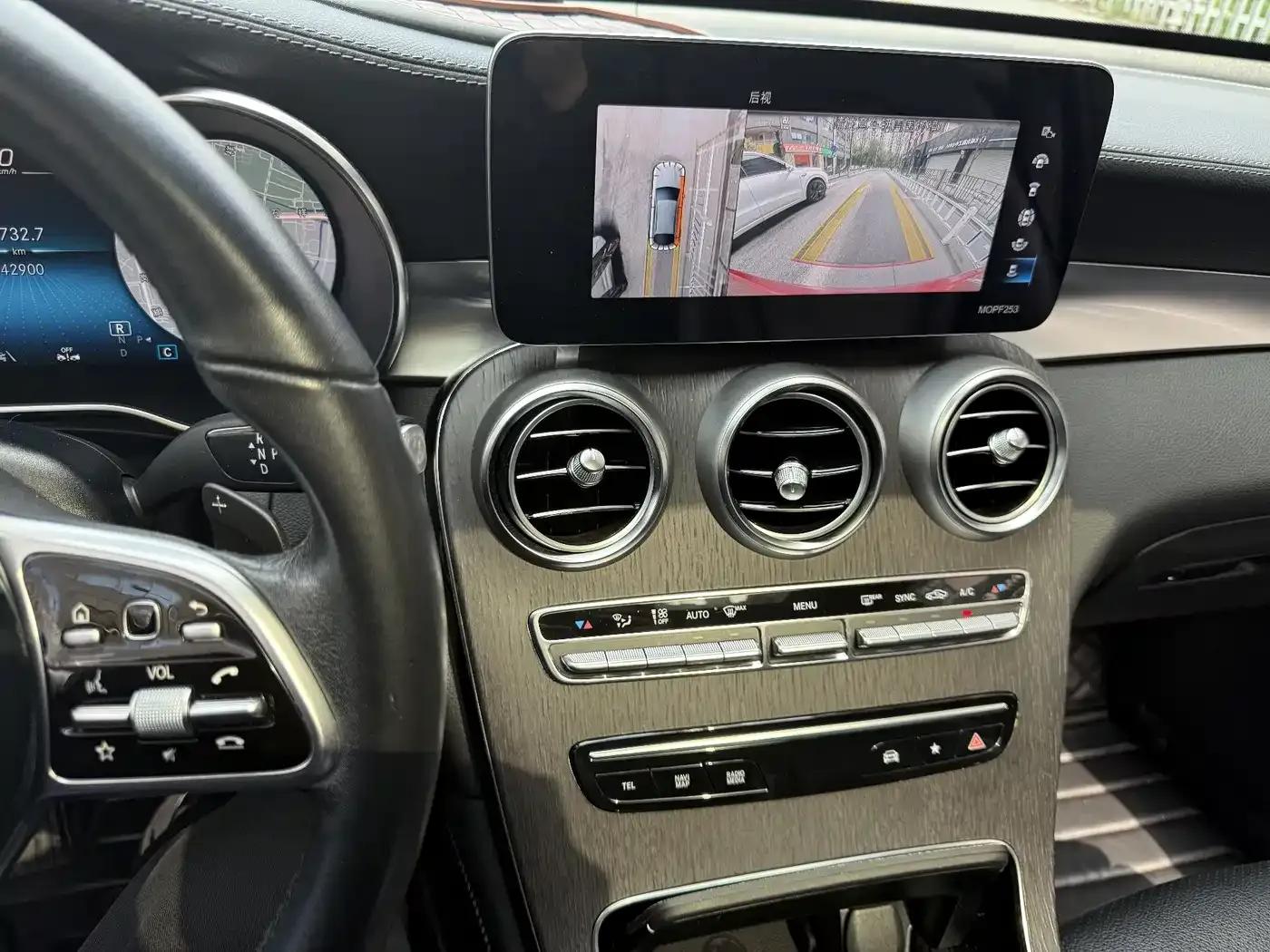 2020 Mercedes-Benz GLC Coupe, GLC 300 4MATIC Coupe SUV — миниатюра 11