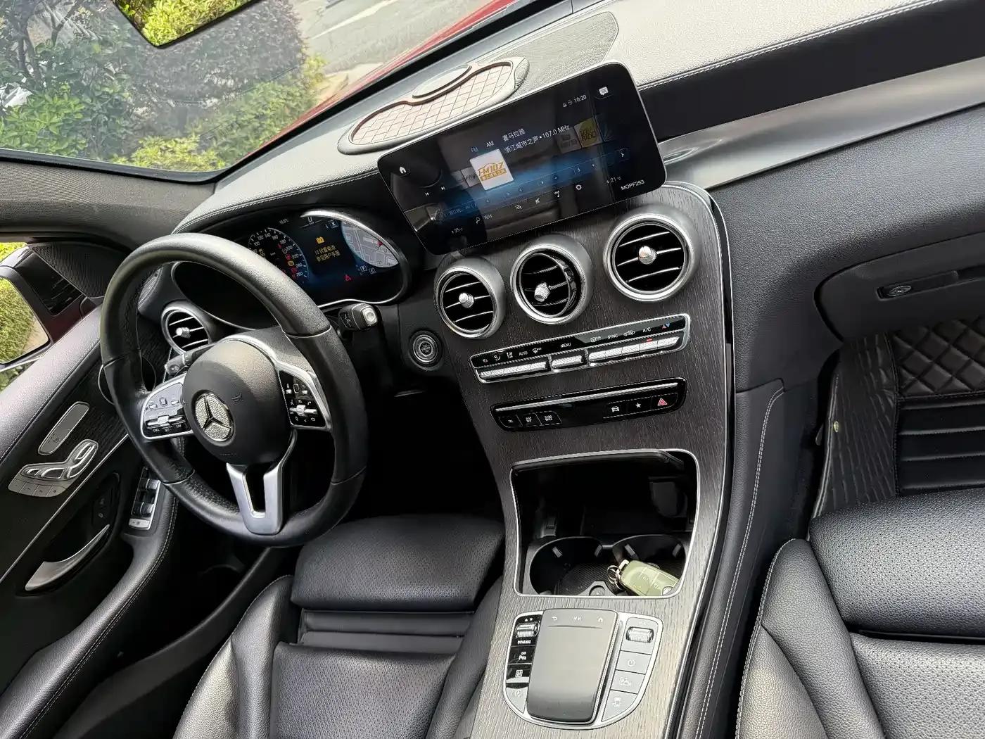 2020 Mercedes-Benz GLC Coupe, GLC 300 4MATIC Coupe SUV — миниатюра 8