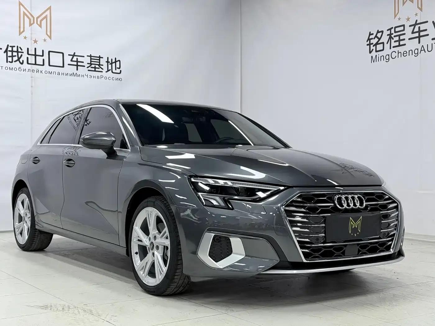 Audi A3 2022 Sportback 35 TFSI Fashionable Elegant Model — миниатюра 3