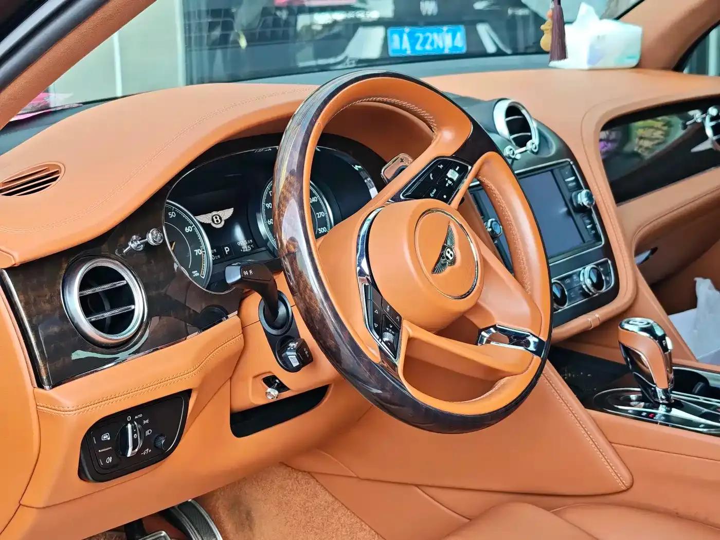Bentayga 2018 4.0T V8 — миниатюра 12