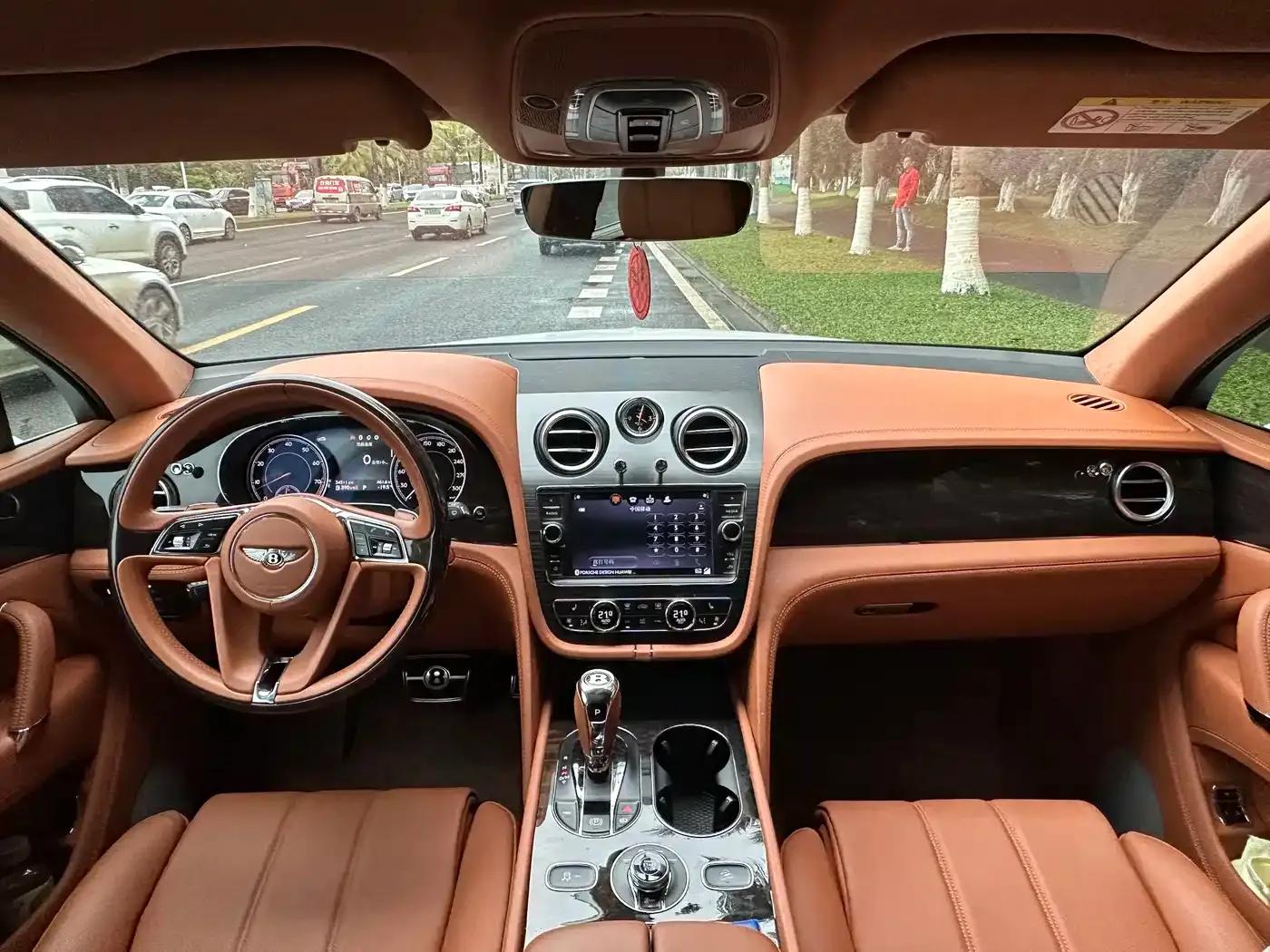Bentayga 2018 4.0T V8 — миниатюра 15