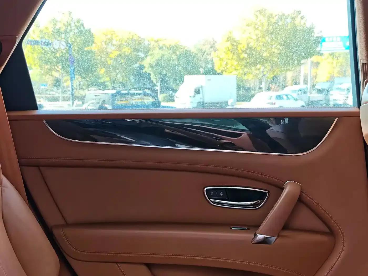 Bentayga 2018 4.0T V8 — миниатюра 18