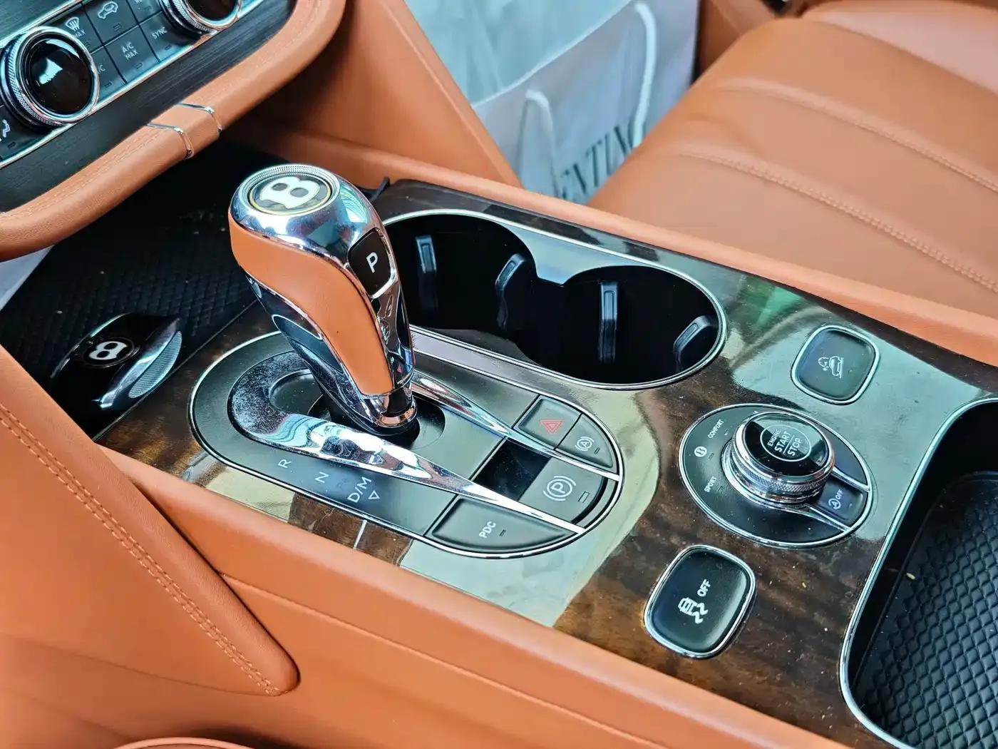 Bentayga 2018 4.0T V8 — миниатюра 21
