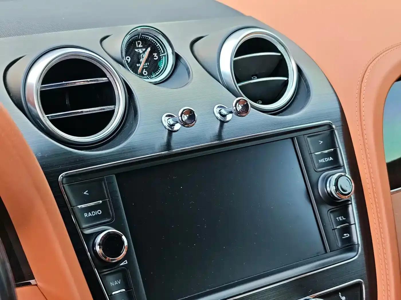 Bentayga 2018 4.0T V8 — миниатюра 22