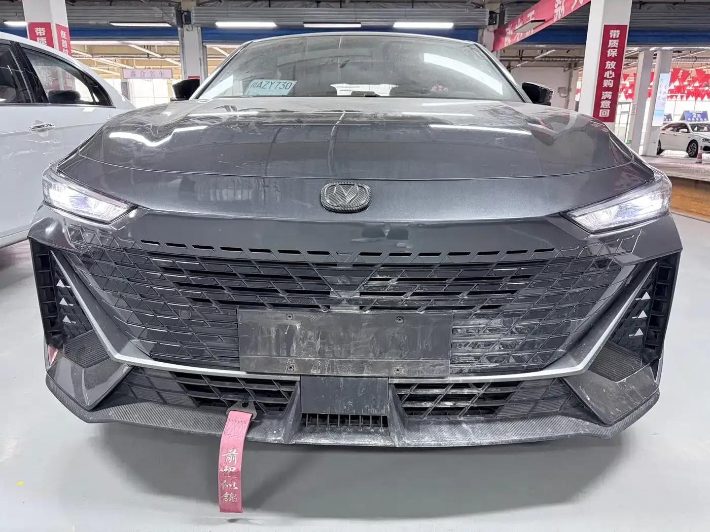 Changan UNI-V 2022 1.5T Smart Navigation Edition — миниатюра 2