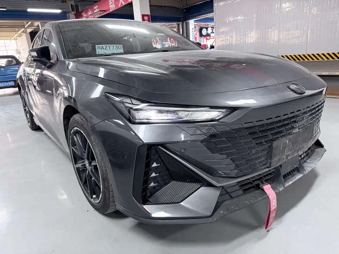 Changan UNI-V 2022 1.5T Smart Navigation Edition — миниатюра 3