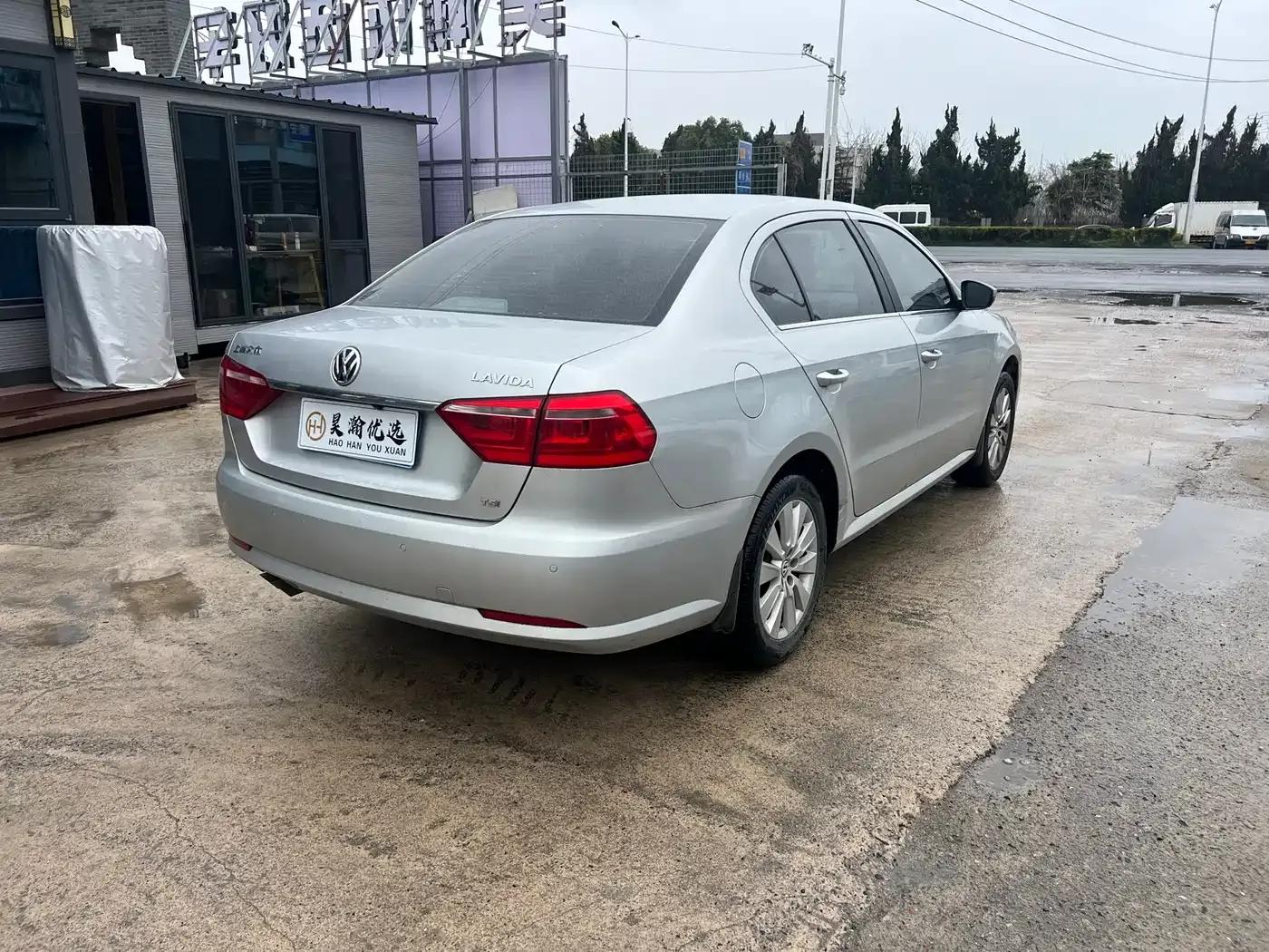 2013 Volkswagen Lavida Facelift 1.4TSI DSG Comfort Edition — миниатюра 8