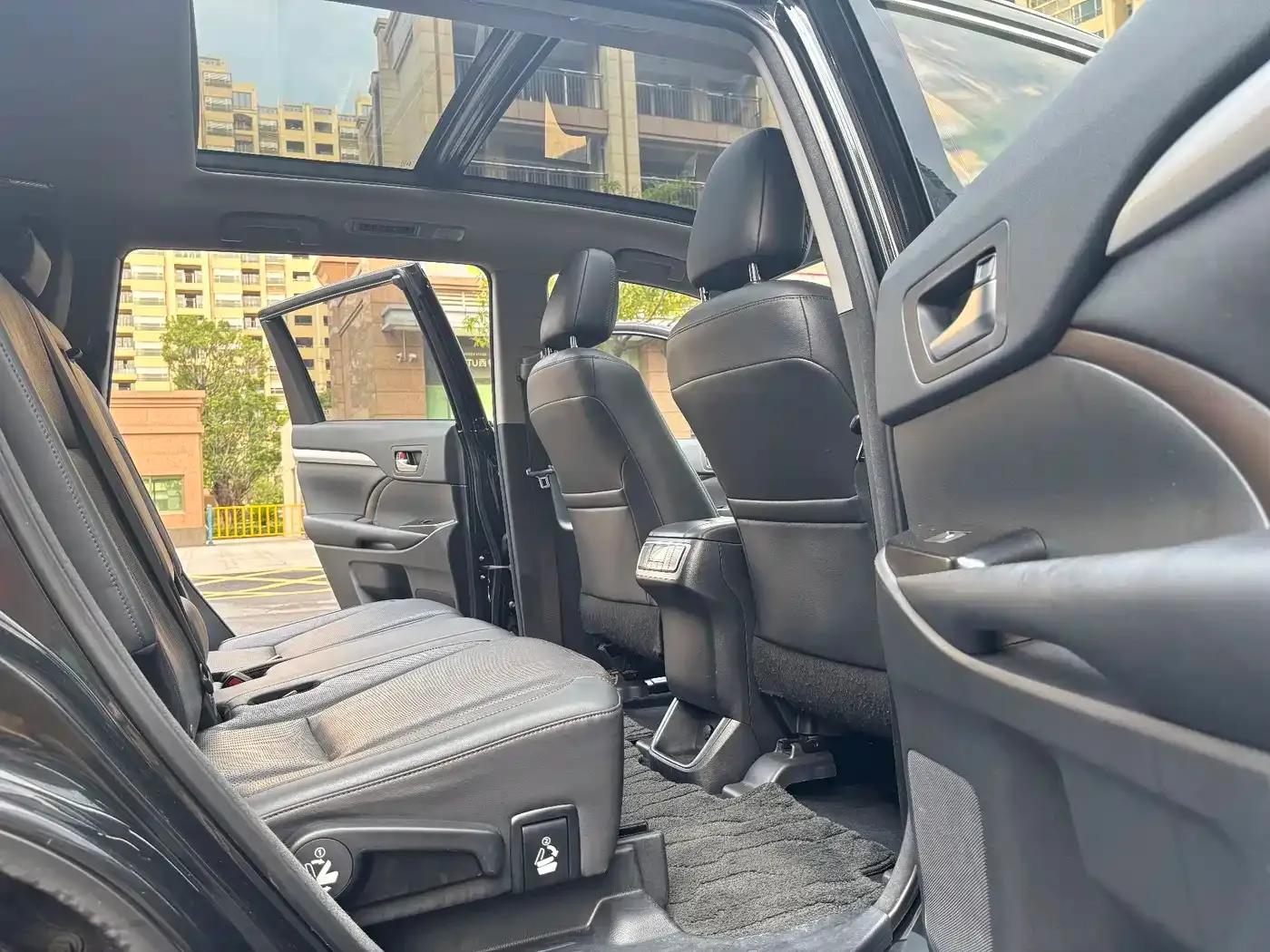 2018 Toyota Highlander 2.0T 4WD Premium Edition 7-seater (China VI Emission Standard) — миниатюра 12