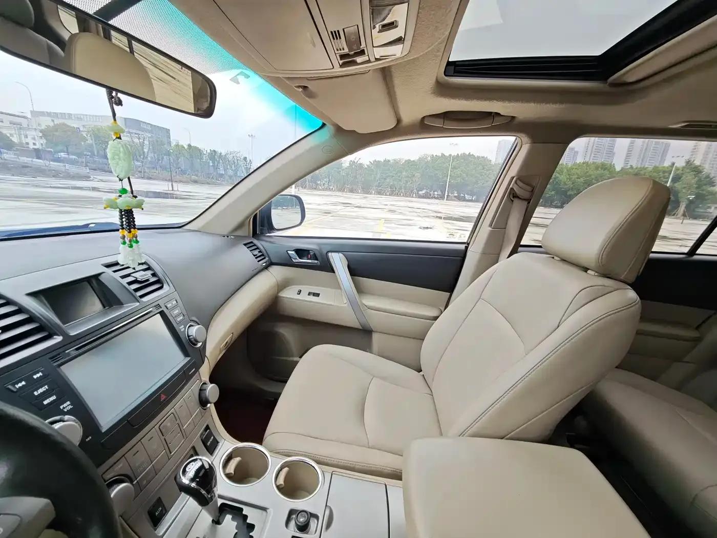 Highlander 2009 2.7L 2WD 7-seater Luxury Edition — миниатюра 11