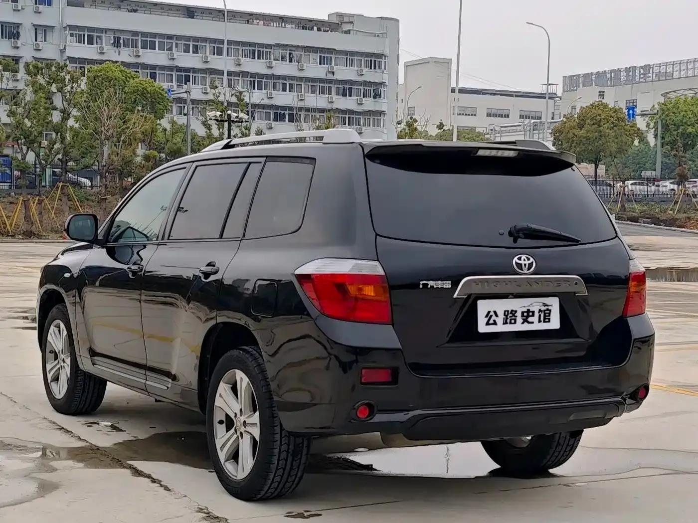 Highlander 2009 2.7L 2WD 7-seater Luxury Edition — миниатюра 3
