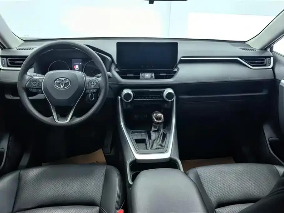 2024 Toyota RAV4 2.0L CVT 2WD Leading Edition — миниатюра 12