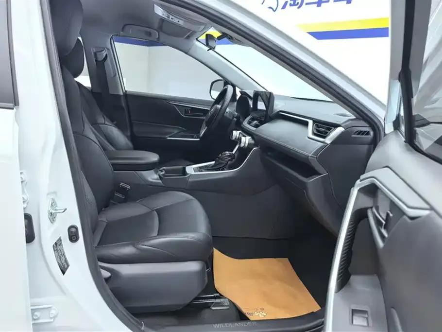2024 Toyota RAV4 2.0L CVT 2WD Leading Edition — миниатюра 8