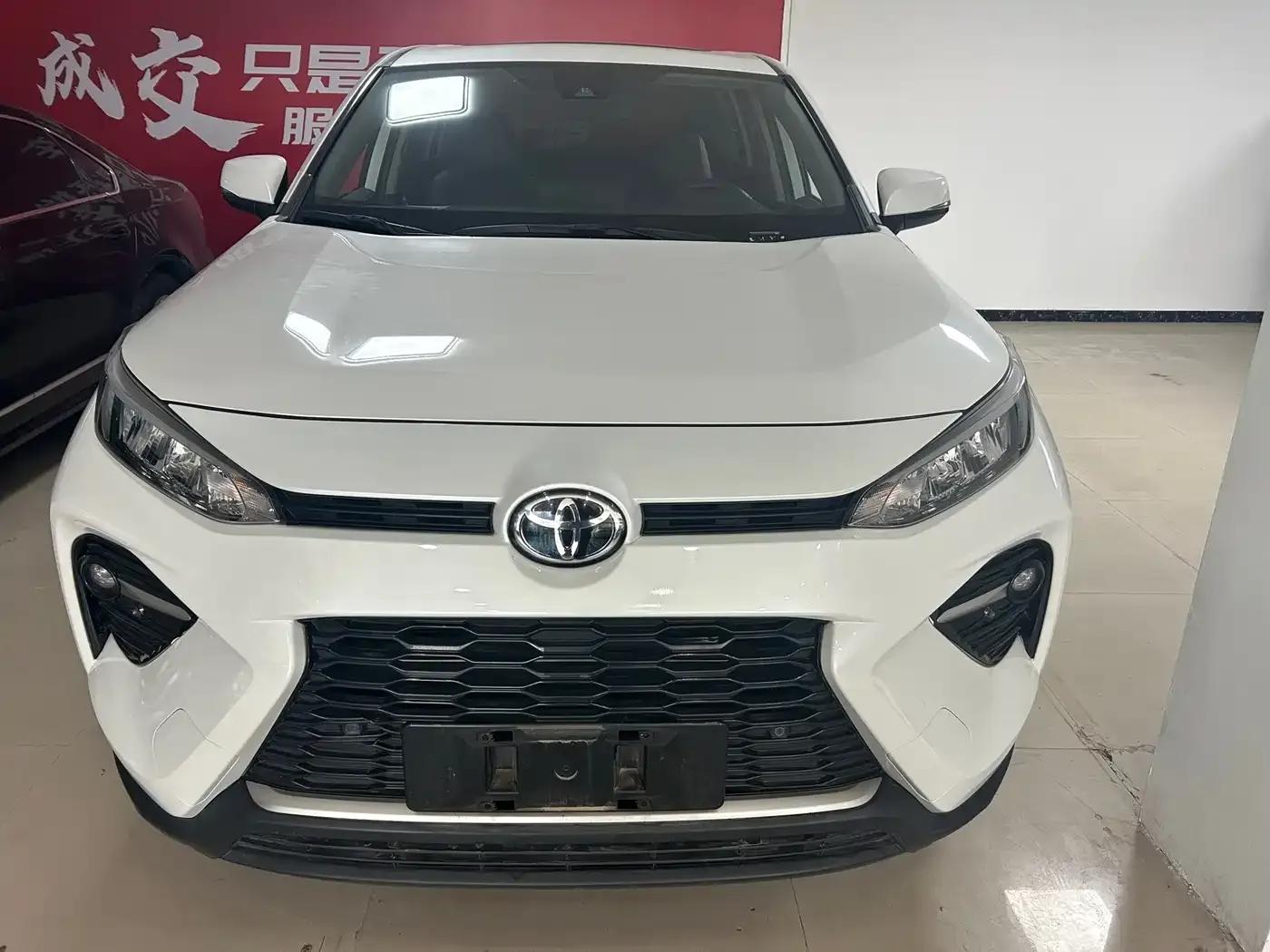 2021 Toyota RAV4 2.0L CVT 2WD Luxury Edition — миниатюра 1