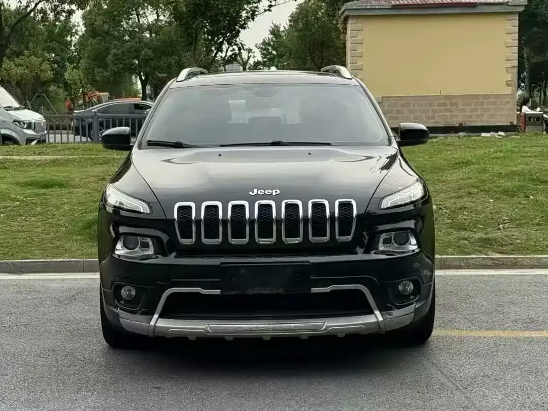 Jeep Cherokee 2016 2.4L Leading Edition — миниатюра 2